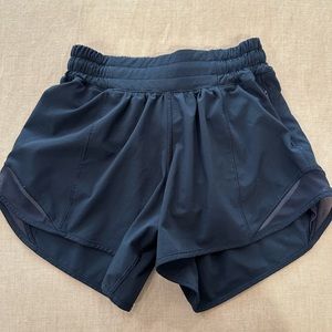 Lululemon Hotty Hot Low-Rise Lined Short 4" — Navy Blue